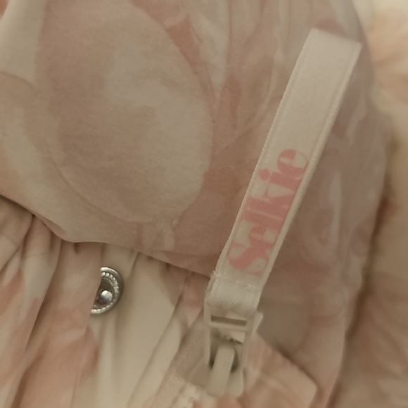 Caste Printed Pink Marshmallow Puffer - Picture 7 of 8